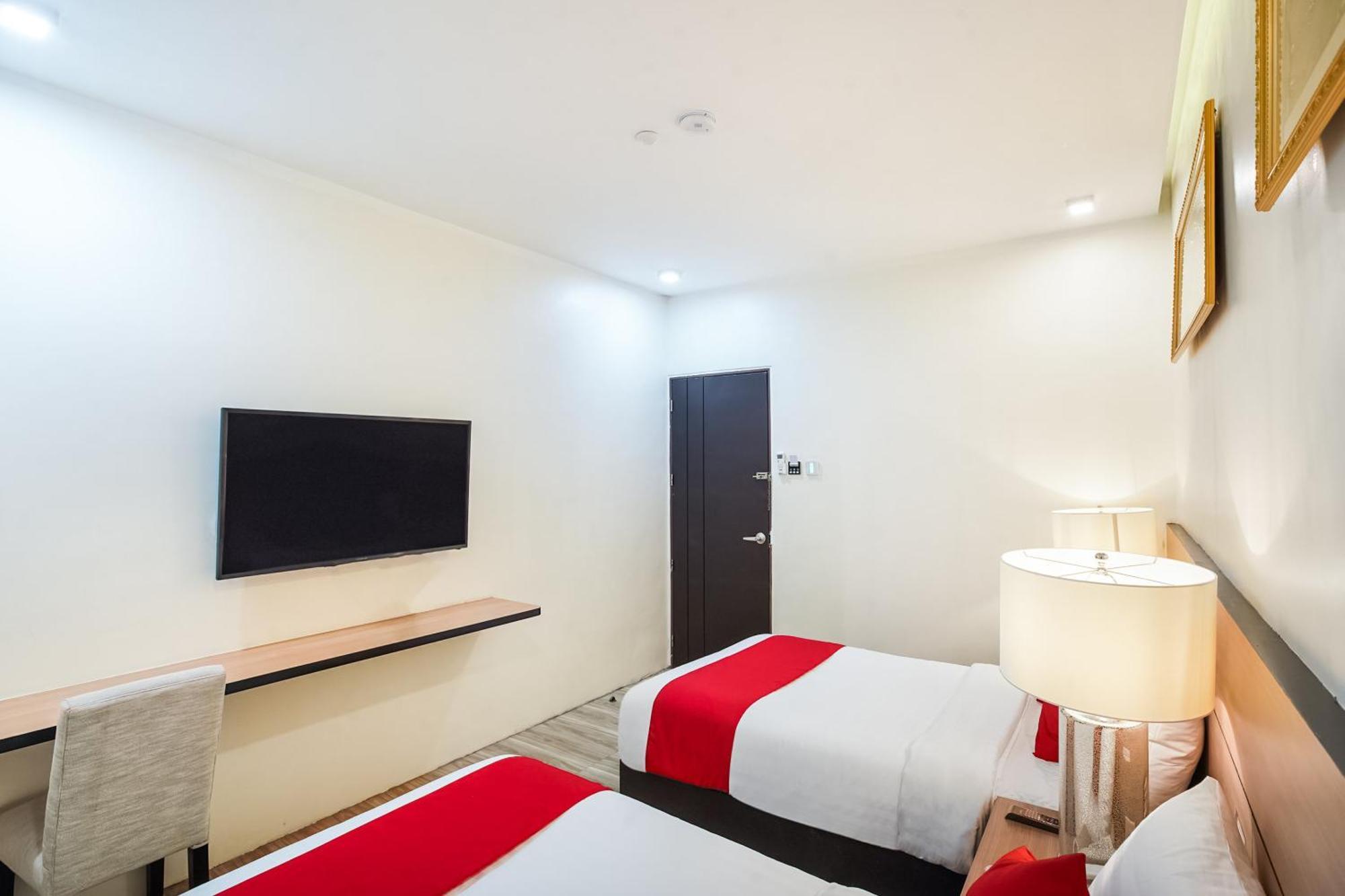Oyo 489 Casa Mia Hotel Suites General Santos City Exteriör bild