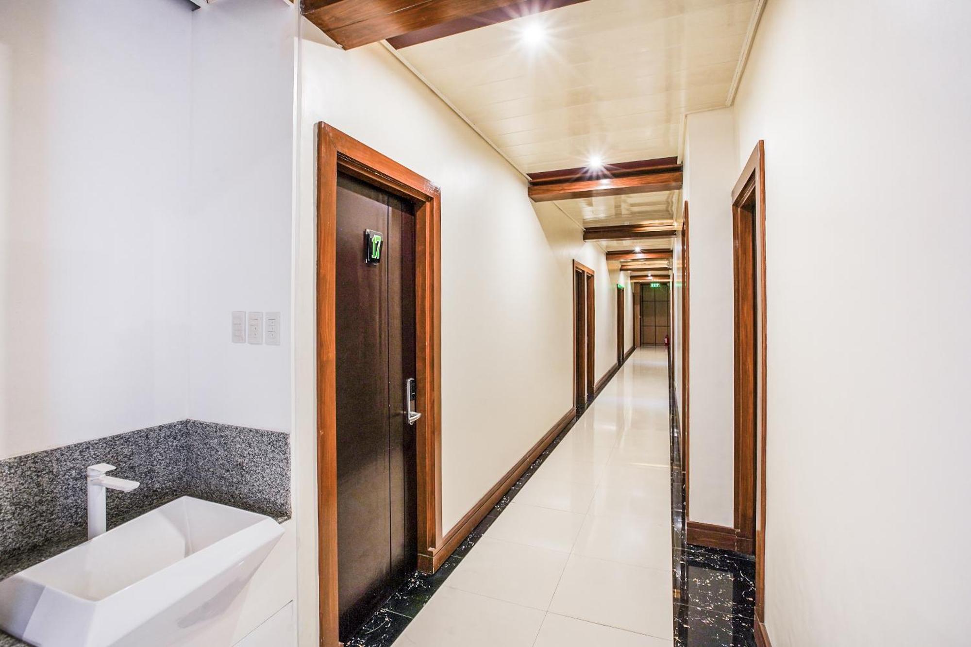 Oyo 489 Casa Mia Hotel Suites General Santos City Exteriör bild